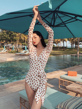Load image into Gallery viewer, French Retro Floral Print Long Sleeve Swimwear
